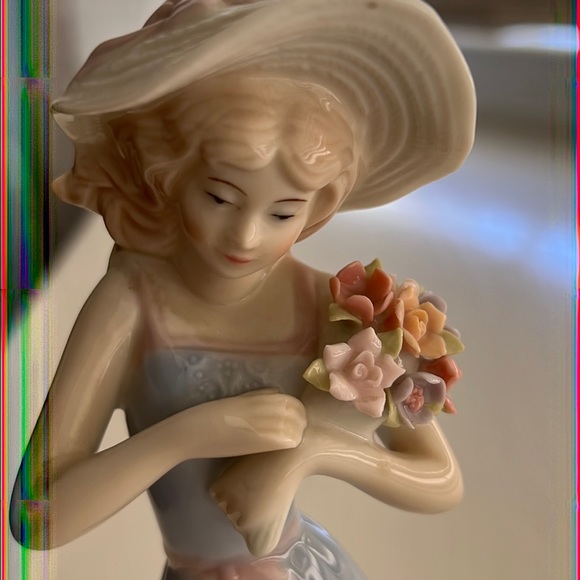 house of lloyd Accents House Of Lloyd Gathering Flowers Lady